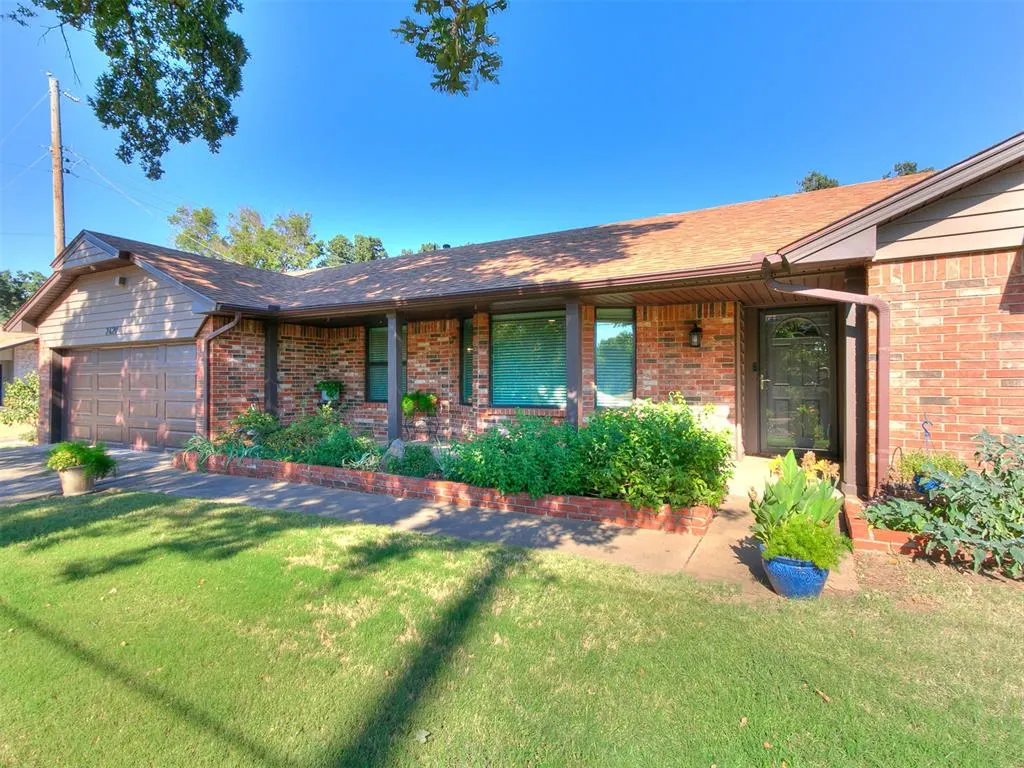 Front exterior — 2420 N Eagle Lane, Oklahoma City, OK 73127