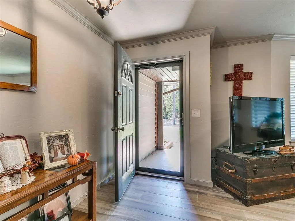 Photo 3 — 2420 N Eagle Lane, Oklahoma City, OK 73127