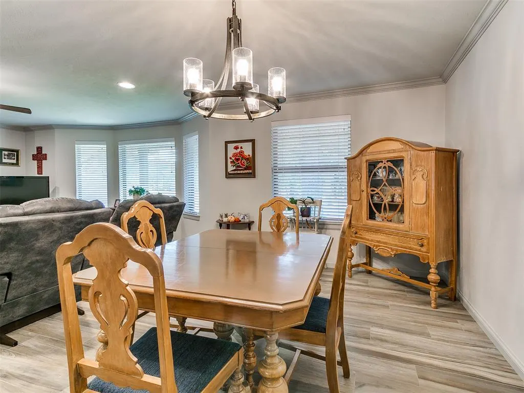 Photo 5 — 2420 N Eagle Lane, Oklahoma City, OK 73127