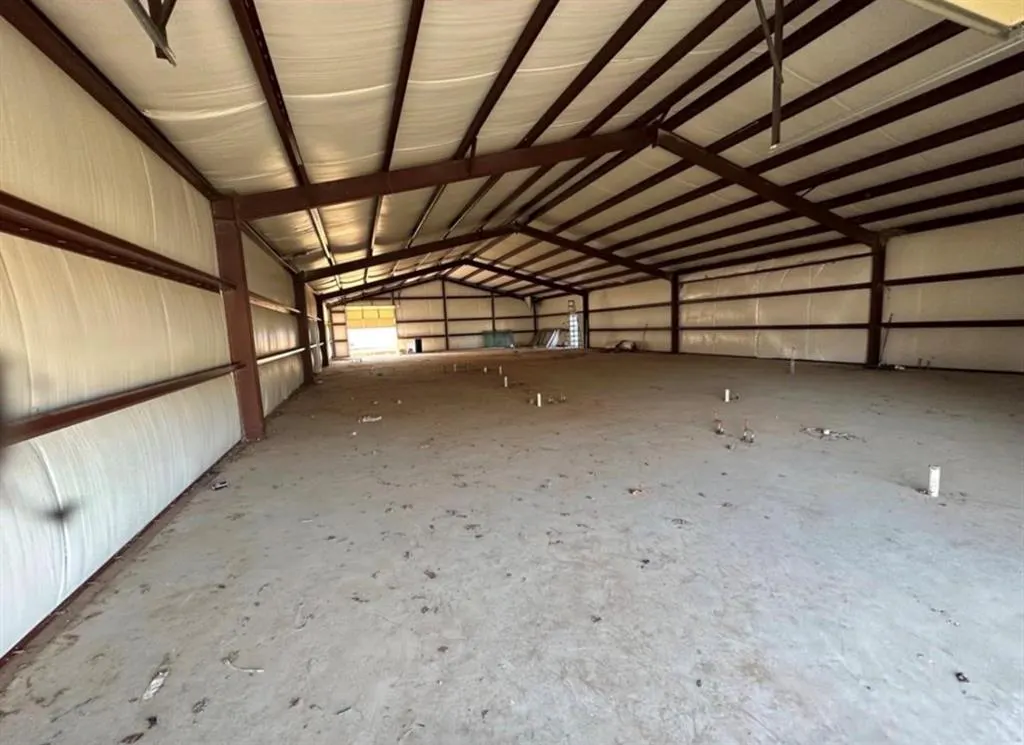 Photo 11 — 833 E Main Street, Shawnee, OK 74801