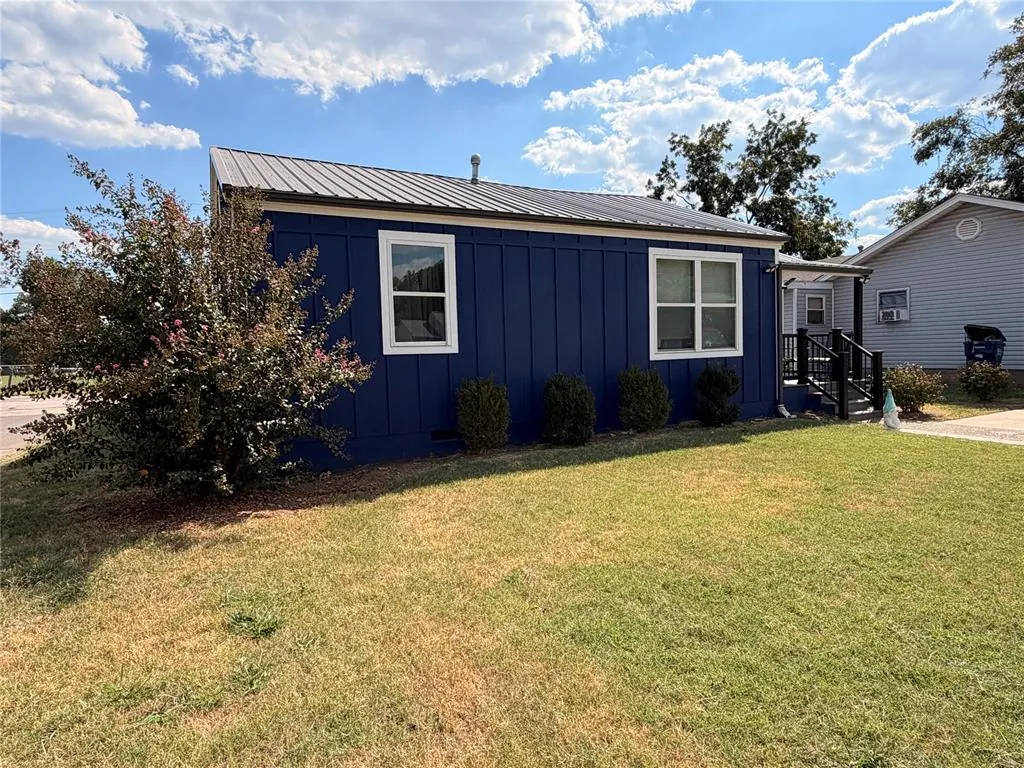 Photo 3 — 801 W College Avenue, Seminole, OK 74868