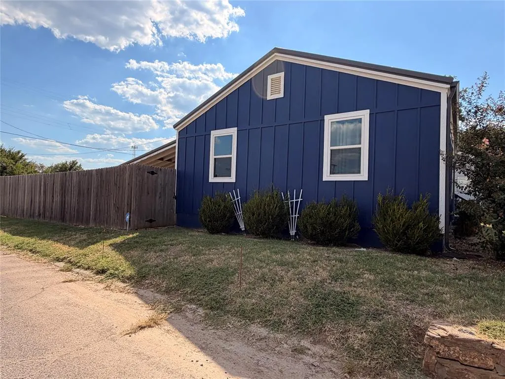 Photo 4 — 801 W College Avenue, Seminole, OK 74868