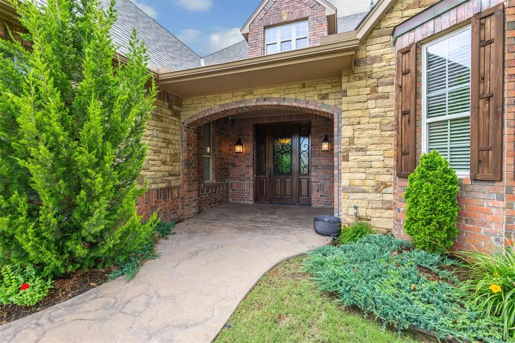 Front exterior — 3108 Garden Hill Circle, Edmond, OK 73034