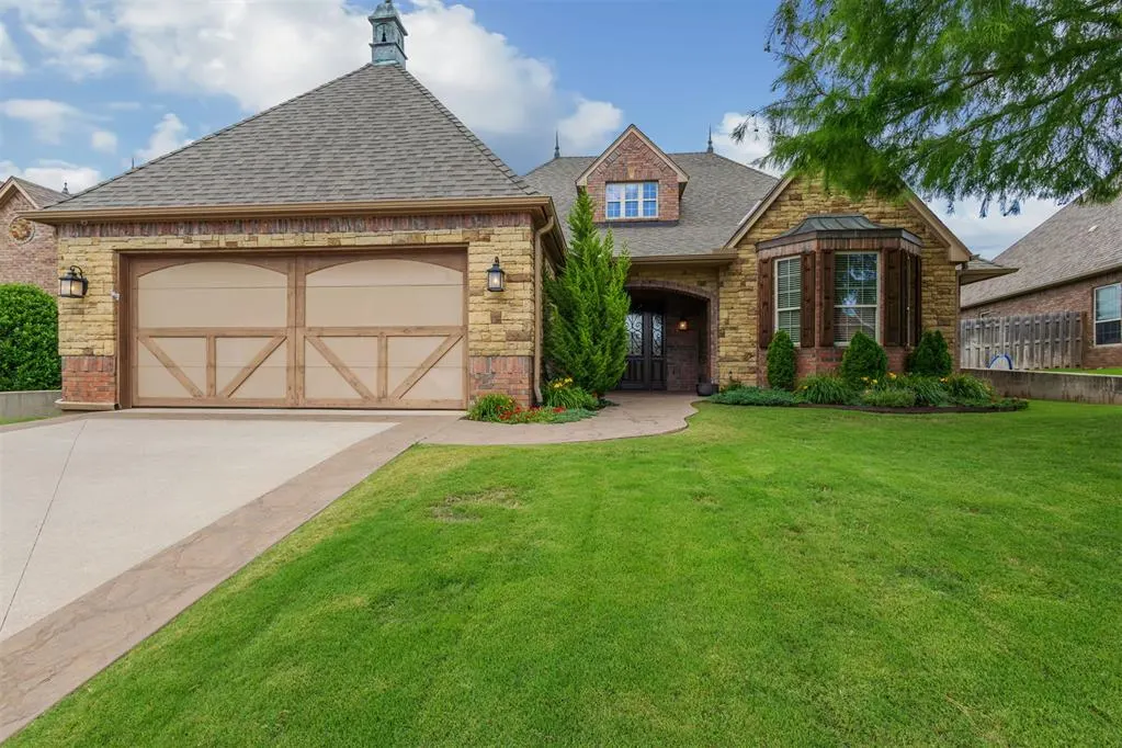 Photo 2 — 3108 Garden Hill Circle, Edmond, OK 73034