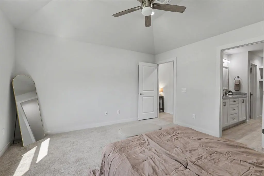 Photo 17 — 404 SW 40 Street, Oklahoma City, OK 73109