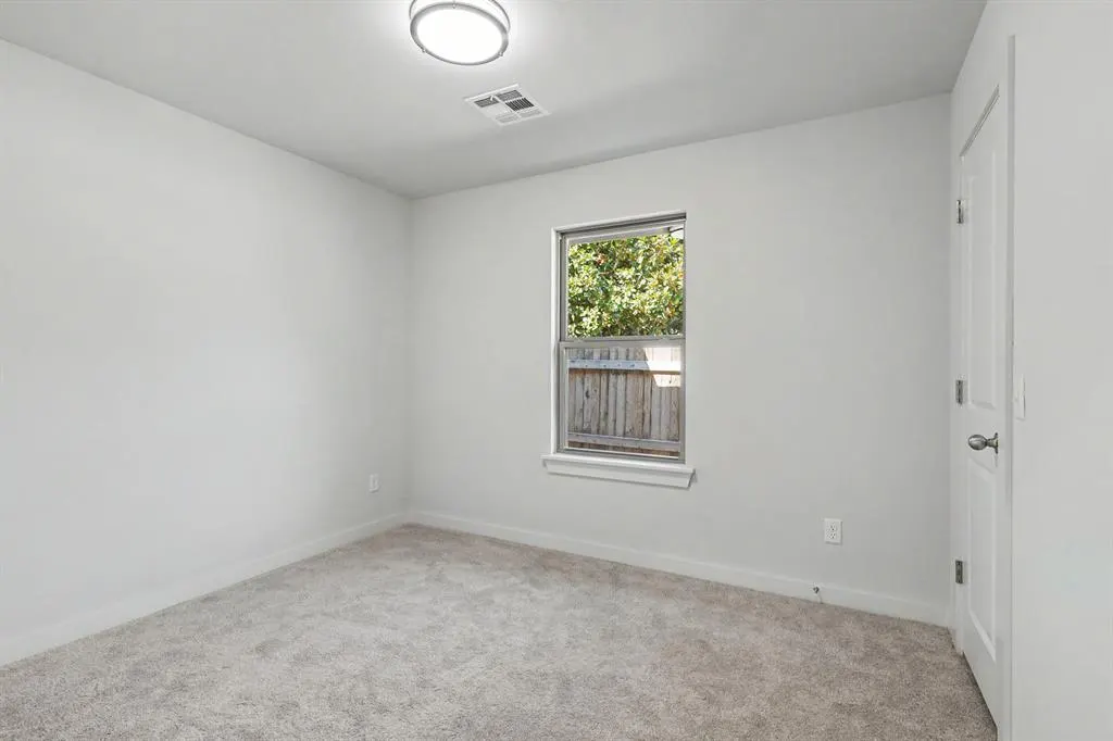 Photo 24 — 404 SW 40 Street, Oklahoma City, OK 73109