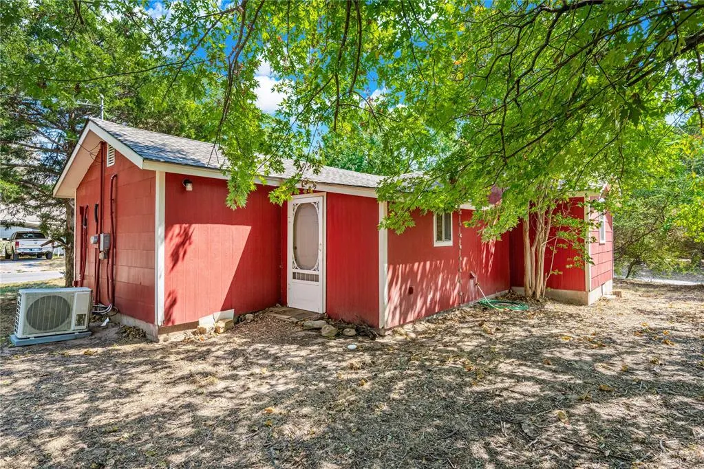 Photo 2 — 801 N 6th Street, Marlow, OK 73055