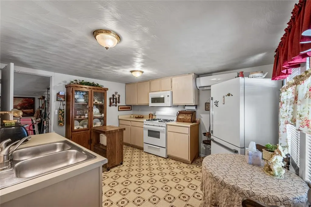 Photo 14 — 801 N 6th Street, Marlow, OK 73055