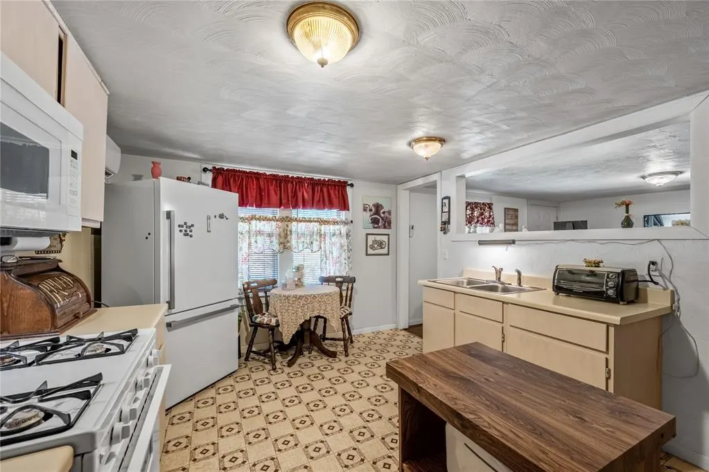 Photo 15 — 801 N 6th Street, Marlow, OK 73055
