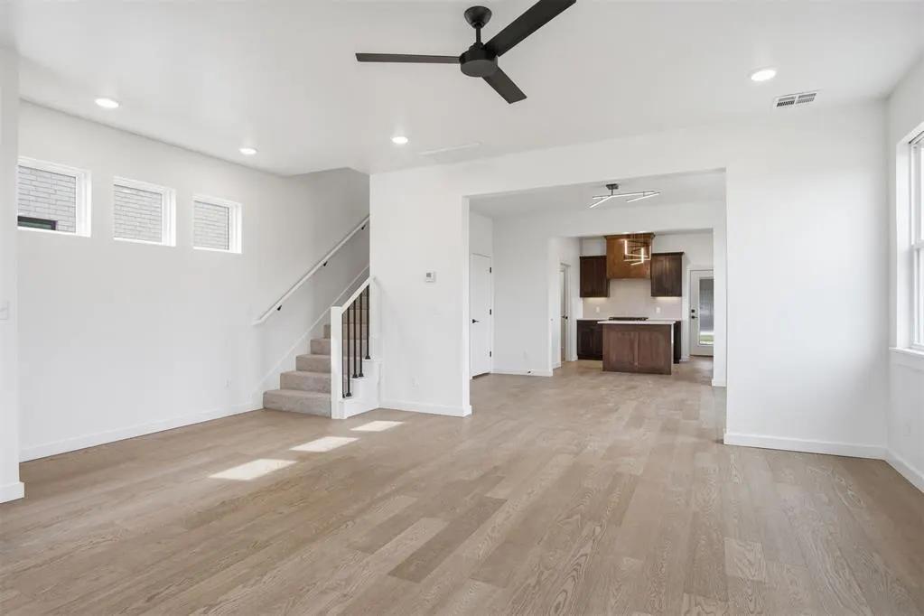 Photo 4 — 1605 NE 7th Street, Oklahoma City, OK 73117