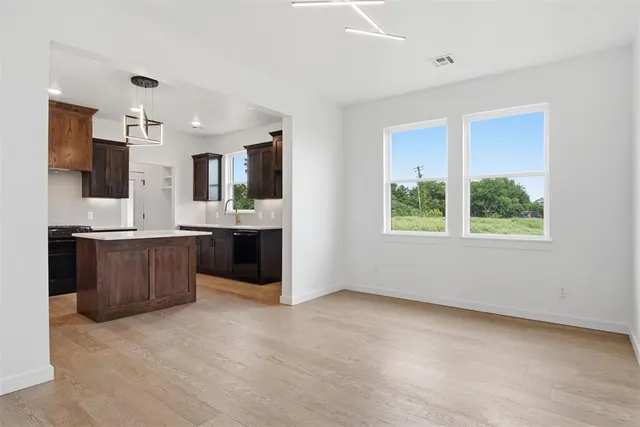 Photo 8 — 1605 NE 7th Street, Oklahoma City, OK 73117