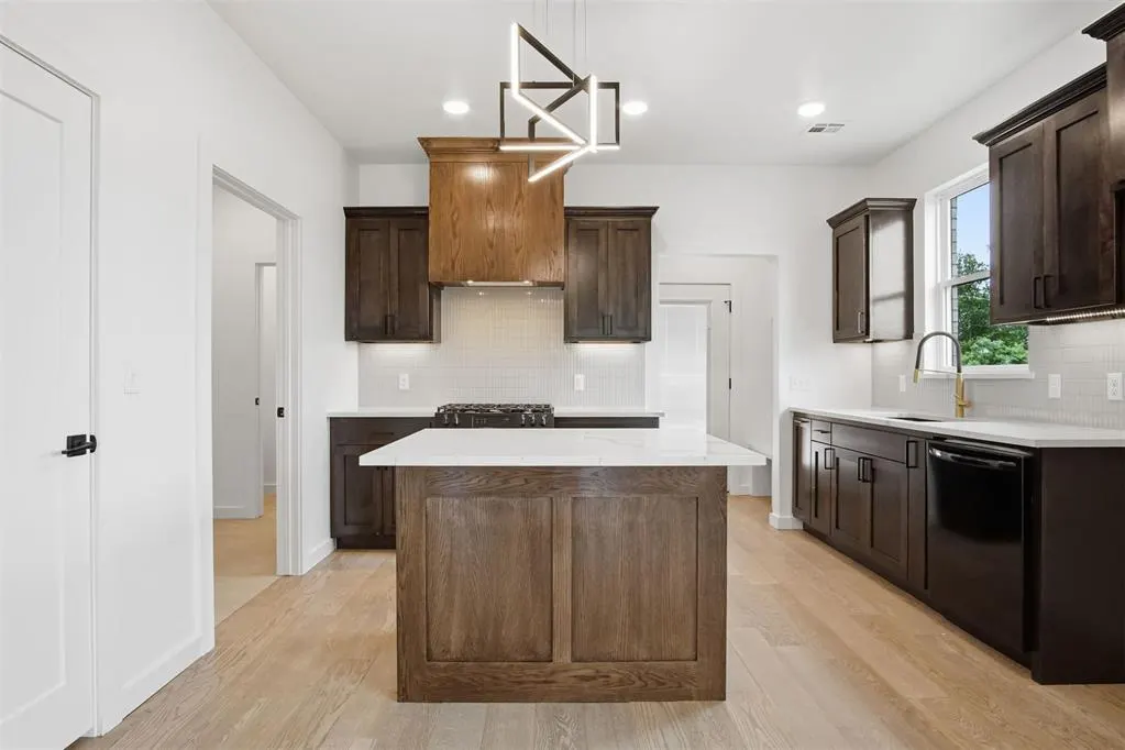 Photo 10 — 1605 NE 7th Street, Oklahoma City, OK 73117