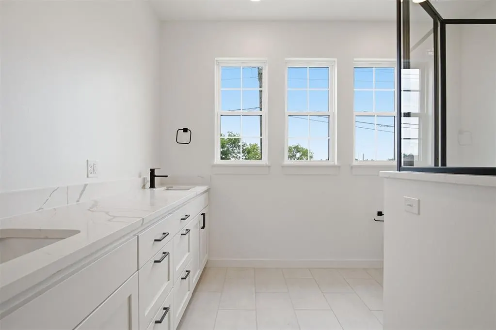 Photo 17 — 1605 NE 7th Street, Oklahoma City, OK 73117