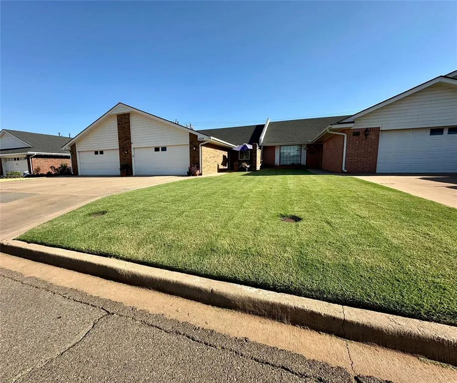 Photo 2 — 1404 E Proctor Avenue, Weatherford, OK 73096