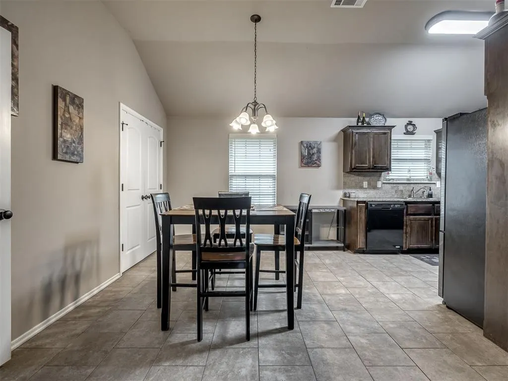 Photo 6 — 5810 Clearwater Drive, Oklahoma City, OK 73179