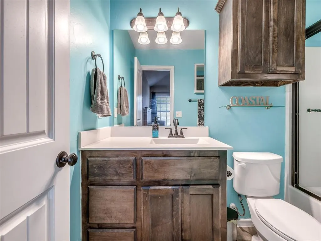 Photo 14 — 5810 Clearwater Drive, Oklahoma City, OK 73179