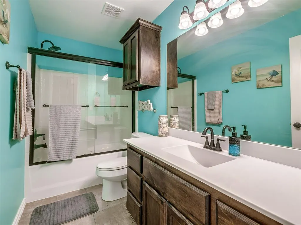 Photo 18 — 5810 Clearwater Drive, Oklahoma City, OK 73179