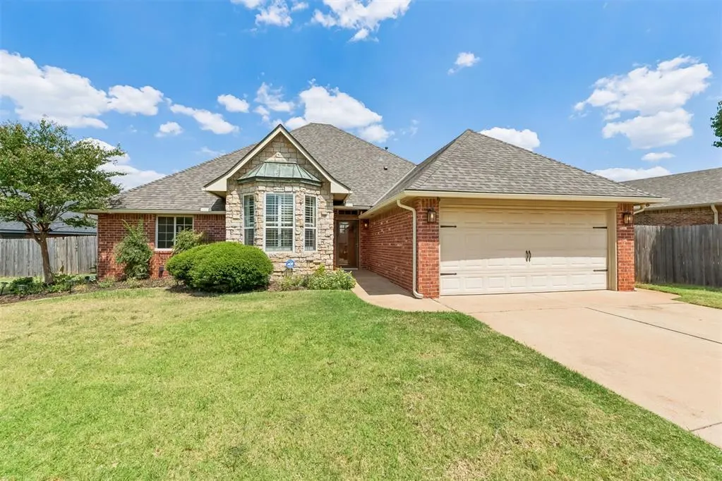 Photo 2 — 15718 Teesdale Road, Edmond, OK 73013