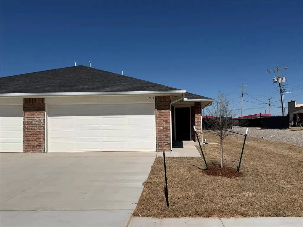 Photo 2 — 314 Liam Drive, Yukon, OK 73099
