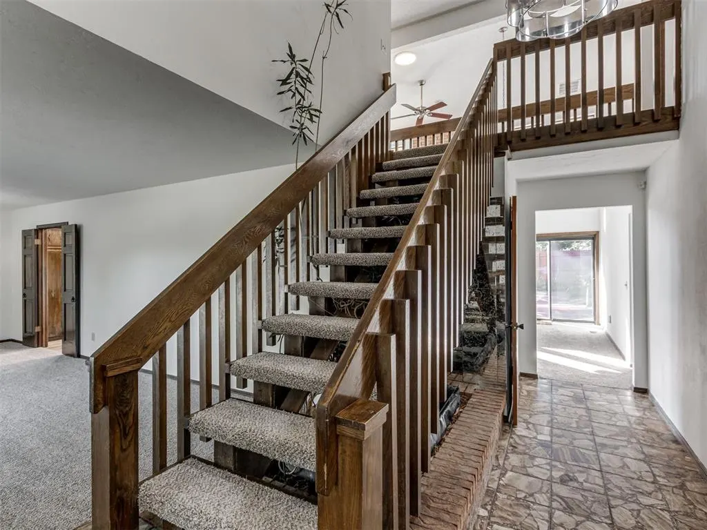 Photo 3 — 9220 Sutton Place, Oklahoma City, OK 73132