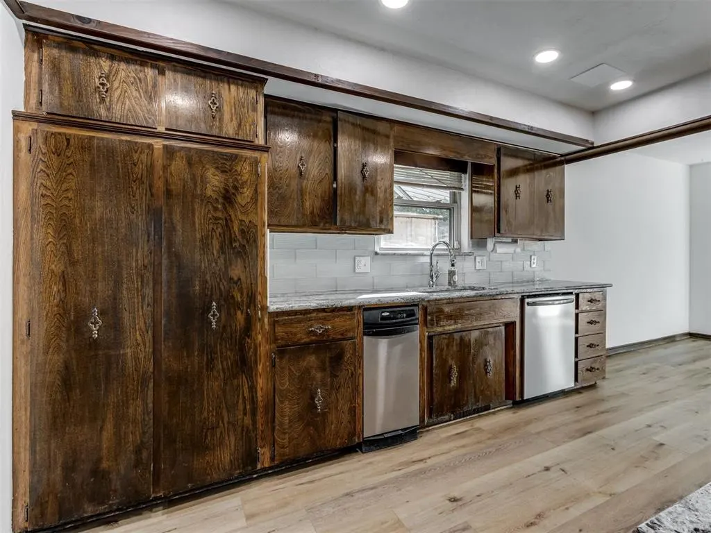 Photo 14 — 9220 Sutton Place, Oklahoma City, OK 73132