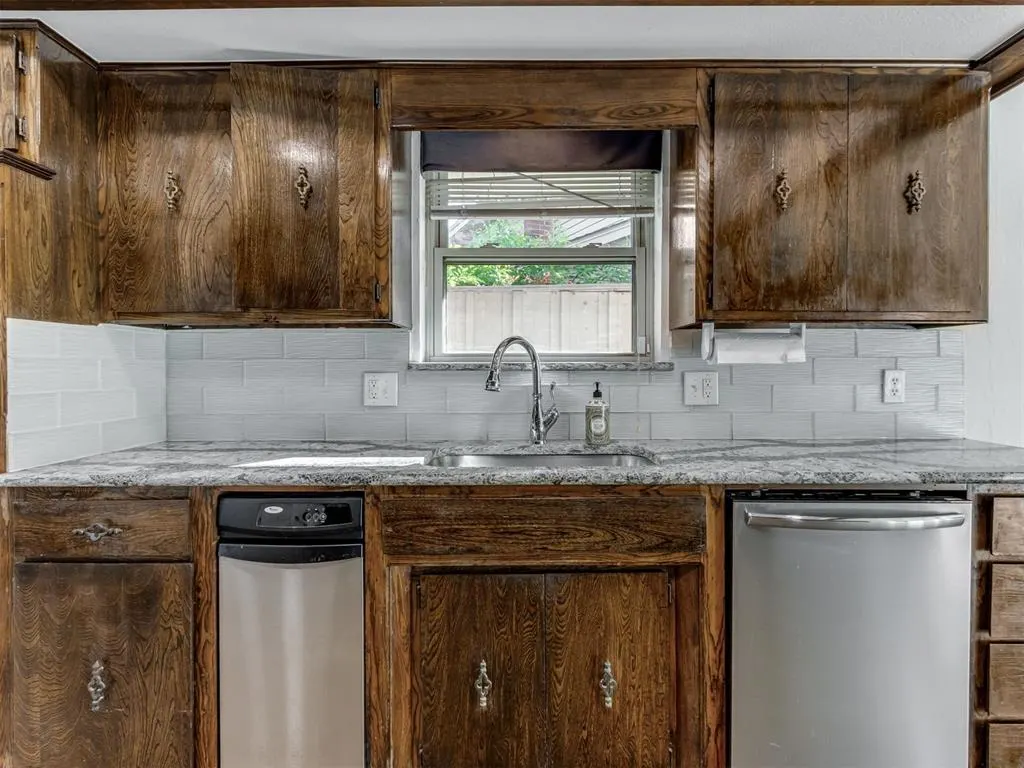 Photo 16 — 9220 Sutton Place, Oklahoma City, OK 73132