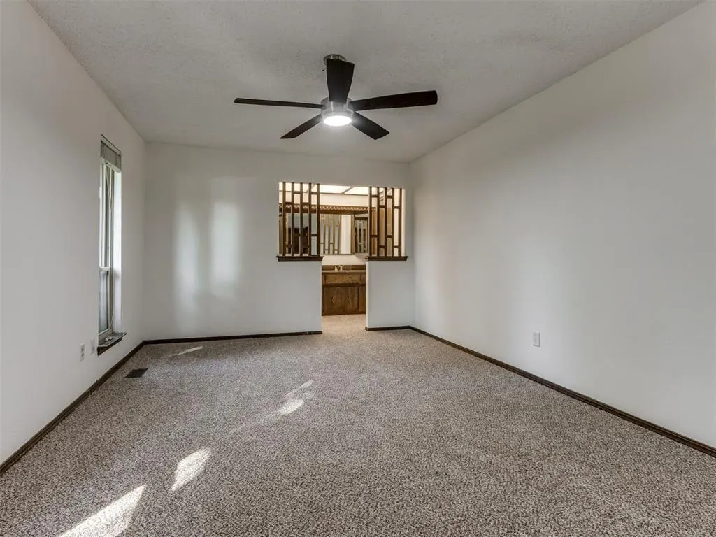 Photo 21 — 9220 Sutton Place, Oklahoma City, OK 73132
