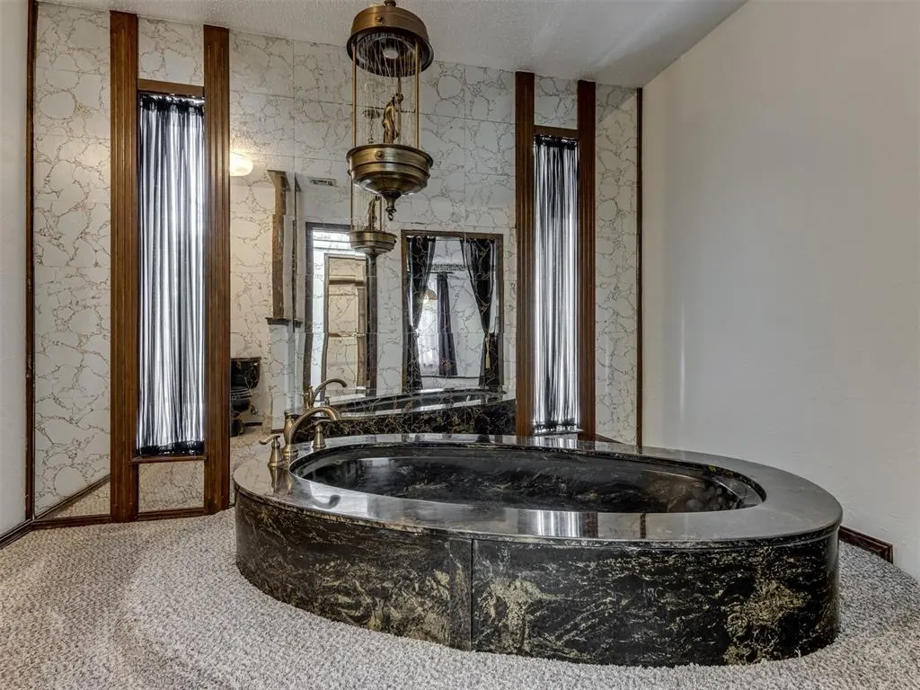 Photo 33 — 9220 Sutton Place, Oklahoma City, OK 73132