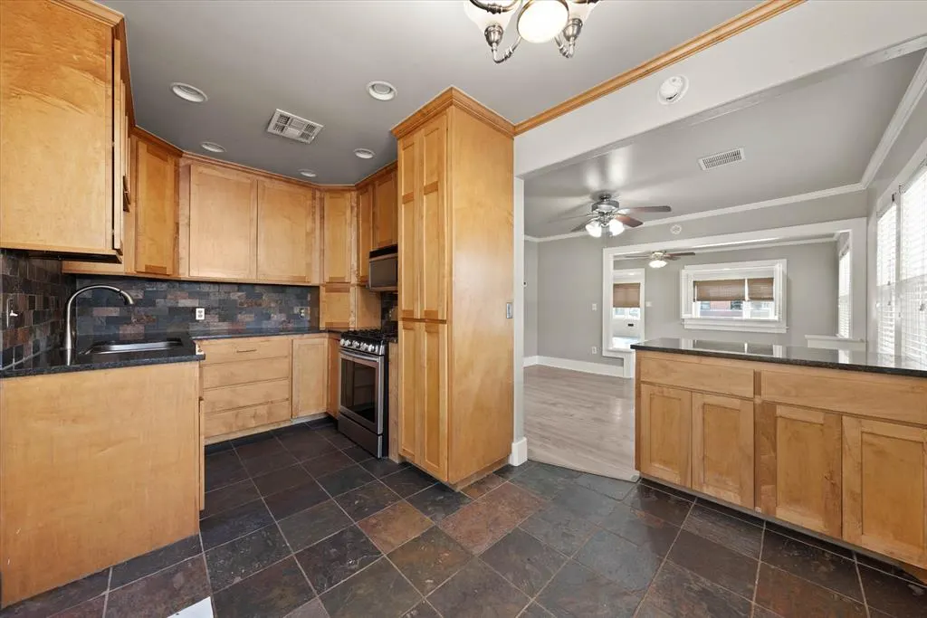 Photo 21 — 2325 NW 15th Street, Oklahoma City, OK 73107