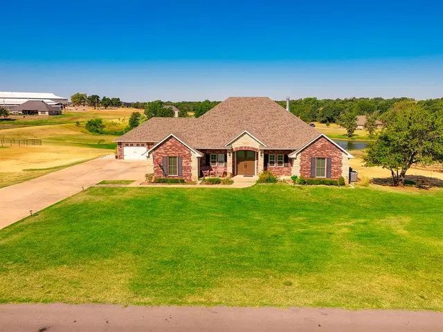 Photo 2 — 9393 Bear Creek Road, Guthrie, OK 73044