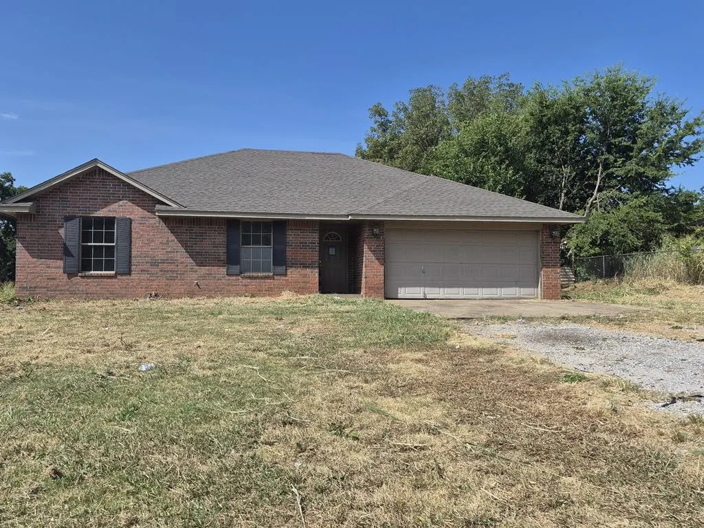 Front exterior — 206 W 1st Street, Wanette, OK 74878