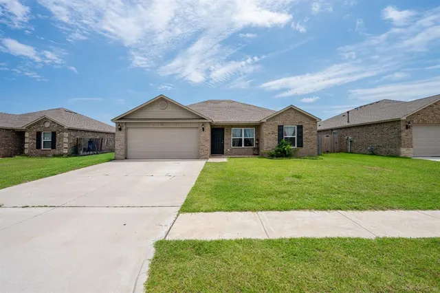 Photo 2 — 512 SE 5th Street, Newcastle, OK 73065