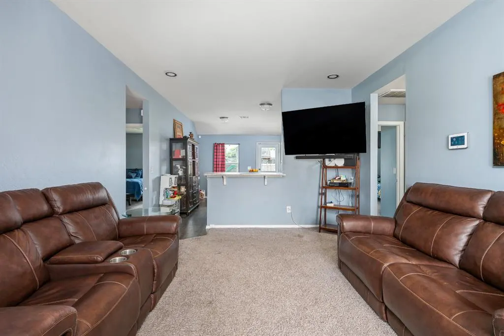 Photo 4 — 512 SE 5th Street, Newcastle, OK 73065