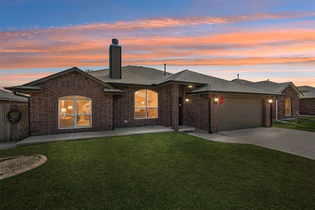 Photo 2 — 11520 SW 11th Street, Yukon, OK 73099