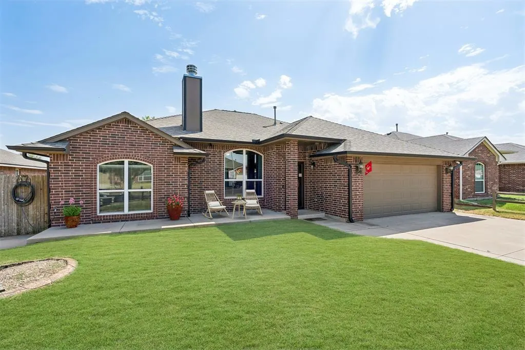 Front exterior — 11520 SW 11th Street, Yukon, OK 73099