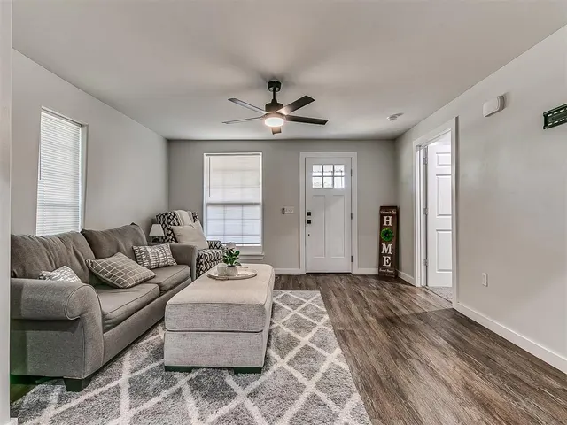 Photo 2 — 1214 E Harrison Avenue, Guthrie, OK 73044