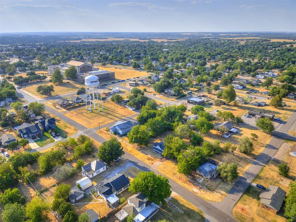 Photo 5 — 1214 E Harrison Avenue, Guthrie, OK 73044