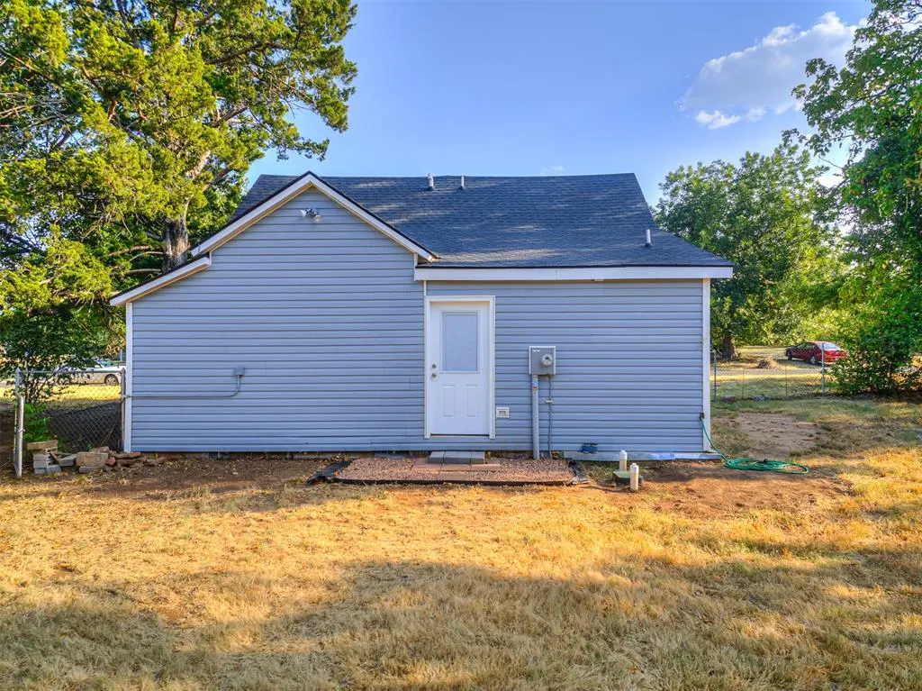 Photo 9 — 1214 E Harrison Avenue, Guthrie, OK 73044