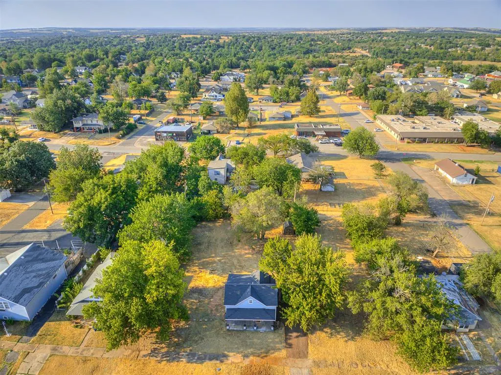 Photo 10 — 1214 E Harrison Avenue, Guthrie, OK 73044