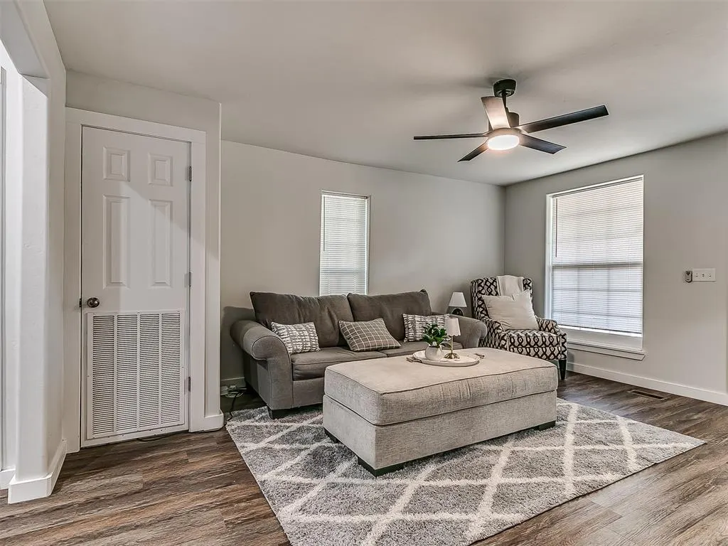 Photo 12 — 1214 E Harrison Avenue, Guthrie, OK 73044