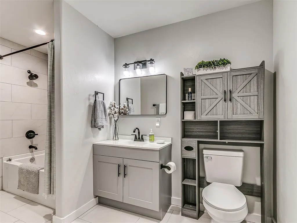 Photo 37 — 1214 E Harrison Avenue, Guthrie, OK 73044