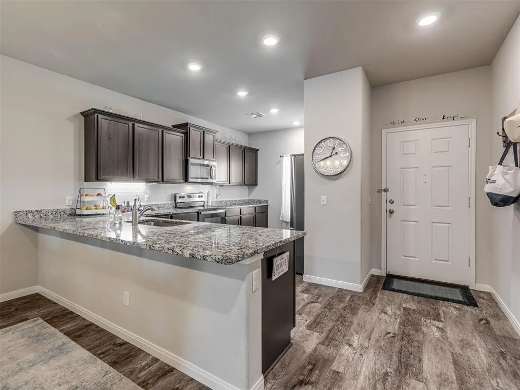 Photo 2 — 705 St James Place, Newcastle, OK 73065