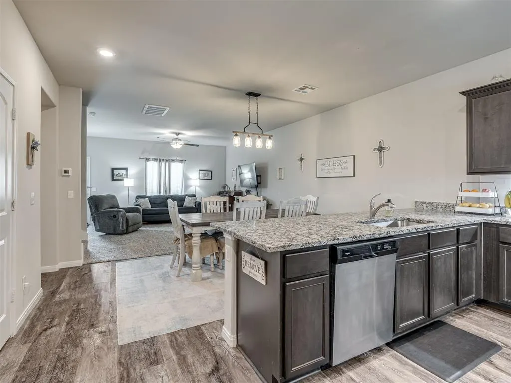 Photo 3 — 705 St James Place, Newcastle, OK 73065