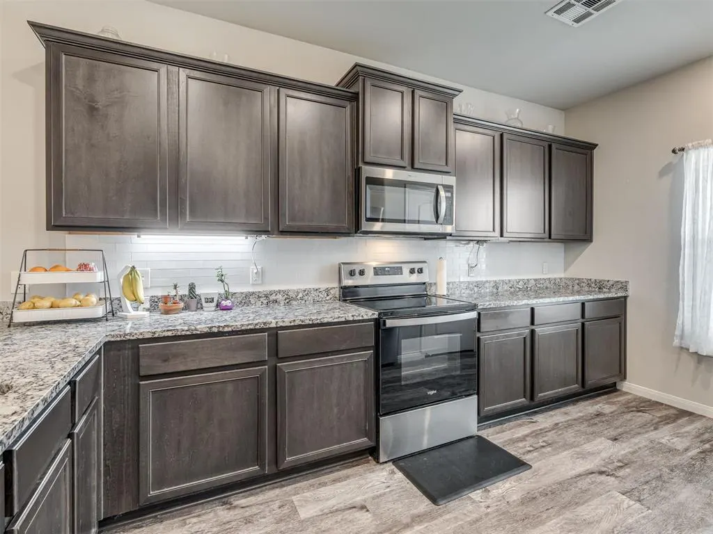 Photo 4 — 705 St James Place, Newcastle, OK 73065
