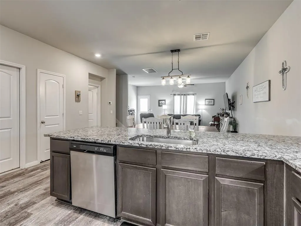 Photo 6 — 705 St James Place, Newcastle, OK 73065