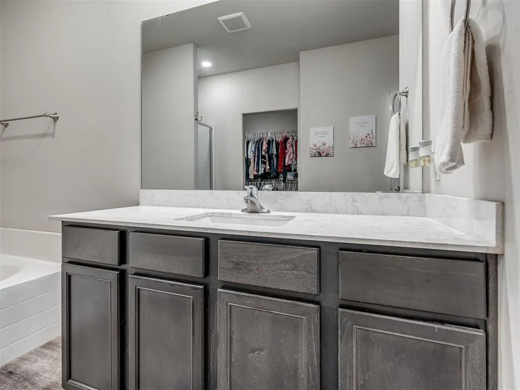 Photo 21 — 705 St James Place, Newcastle, OK 73065
