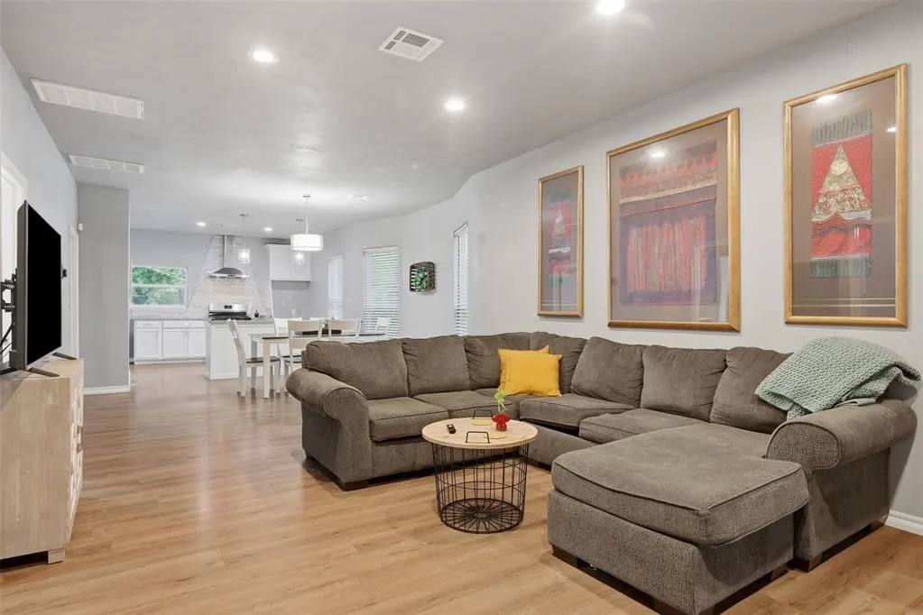 Photo 10 — 2015 N Youngs Boulevard, Oklahoma City, OK 73107