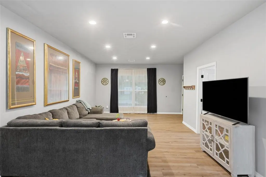 Photo 12 — 2015 N Youngs Boulevard, Oklahoma City, OK 73107