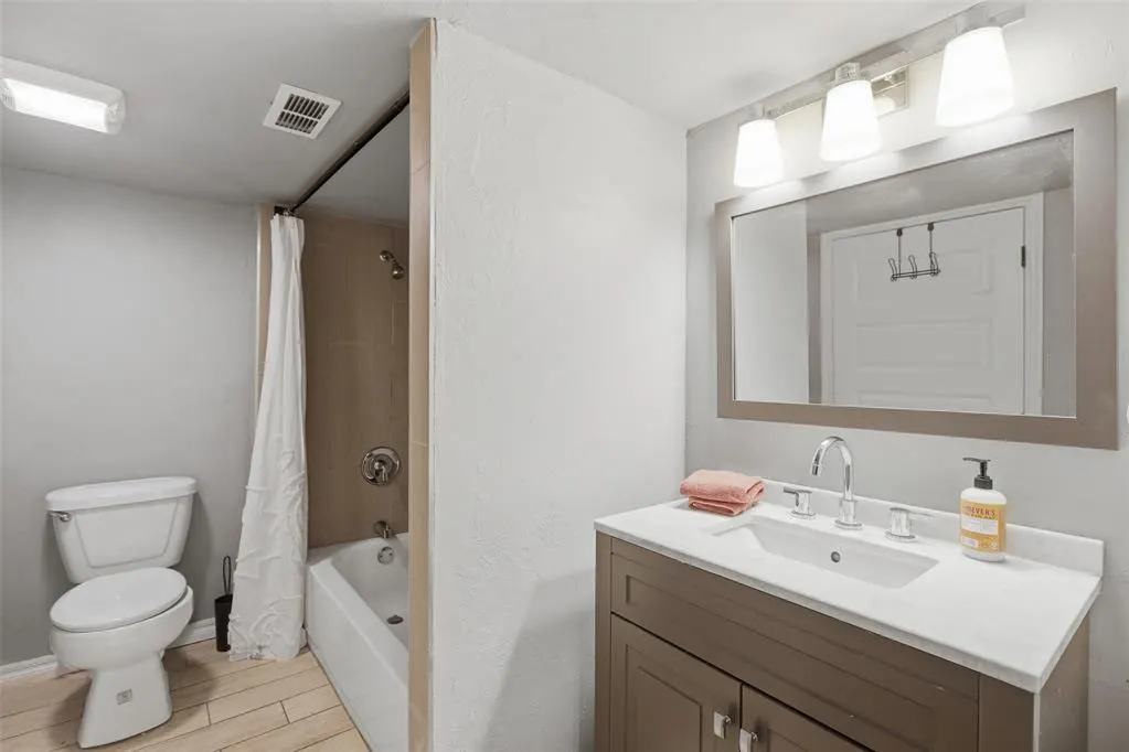 Photo 38 — 2015 N Youngs Boulevard, Oklahoma City, OK 73107