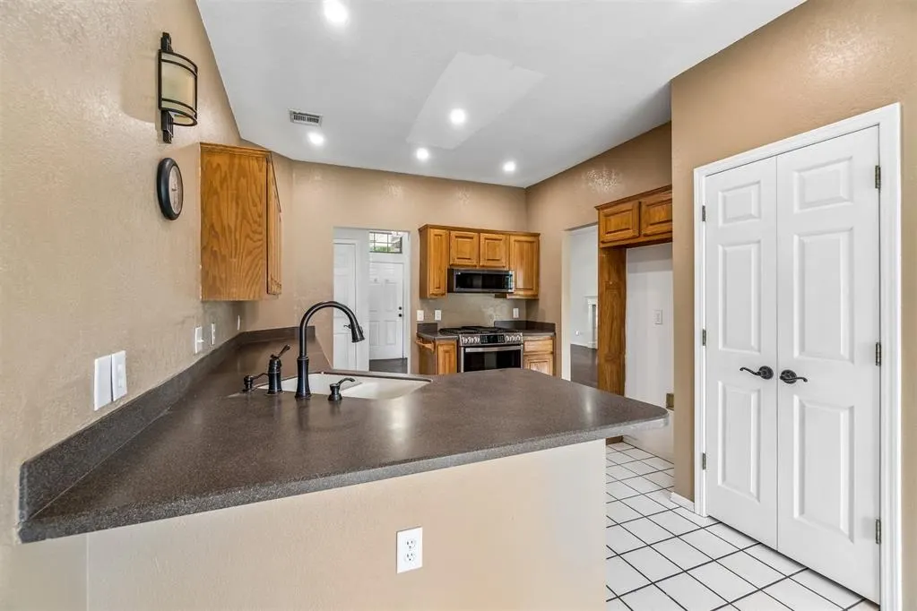 Photo 11 — 18113 Laurel Oak Drive, Edmond, OK 73012